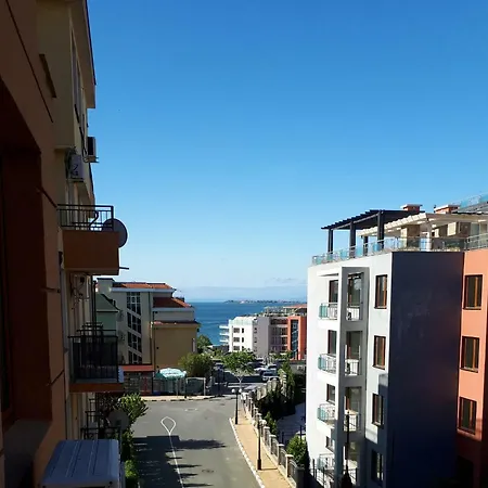 Sea Breeze Apartament *